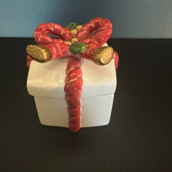 Vintage Fitz & Floyd 1988 Christmas Ceramic White Red Gold Ribbon Trinket Gift - Picture 2 of 9